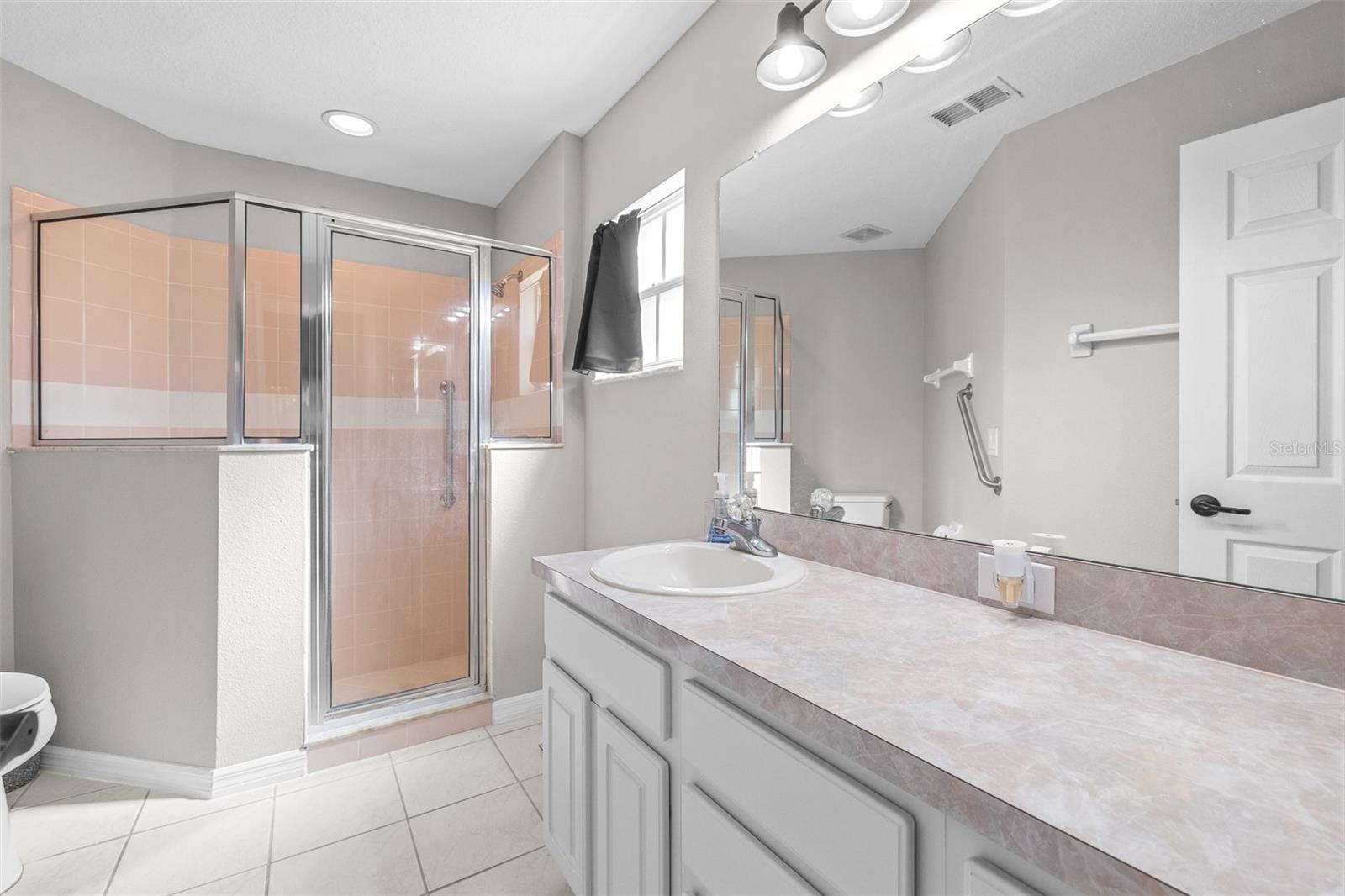 Image 15 of 58 For 823 Cunningham Drive