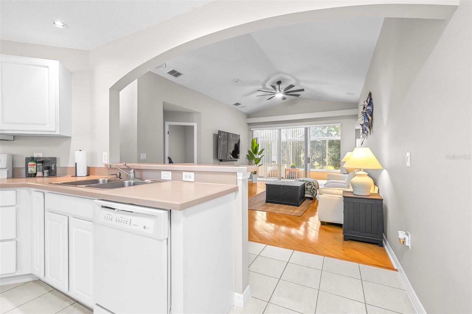 Image 18 of 58 For 823 Cunningham Drive