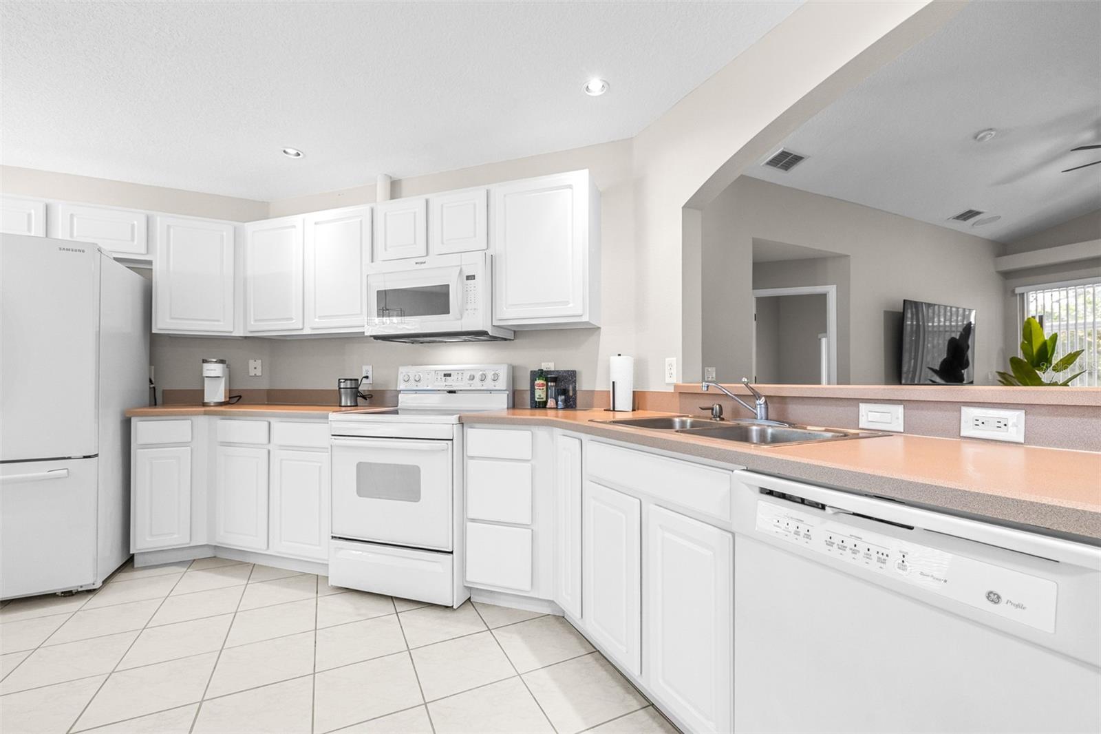 Image 19 of 58 For 823 Cunningham Drive