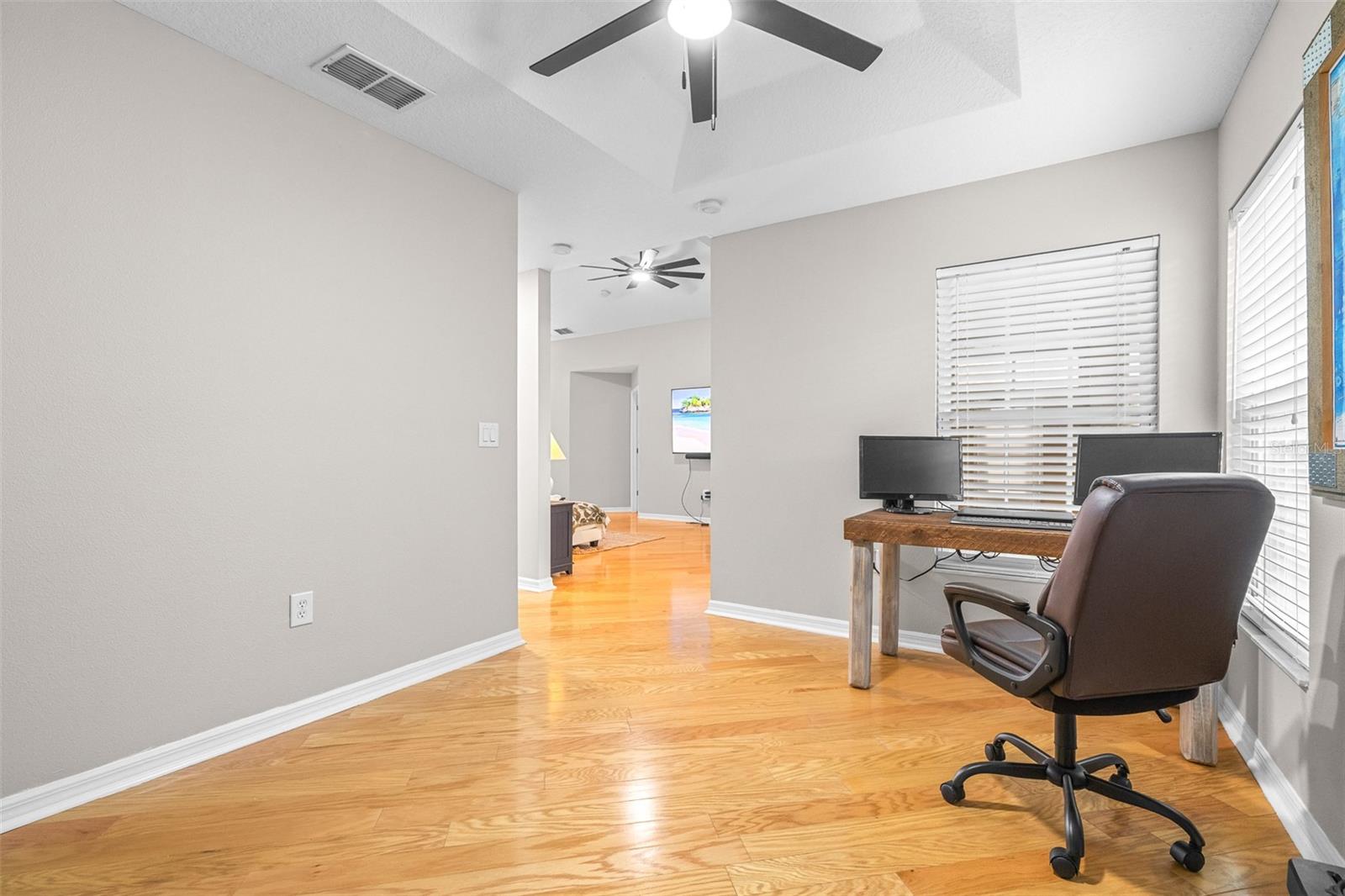 Image 28 of 58 For 823 Cunningham Drive