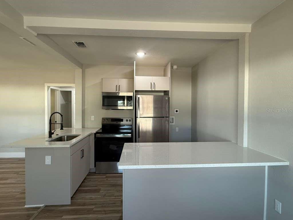 Image 3 of 11 For 8701 Willow Avenue