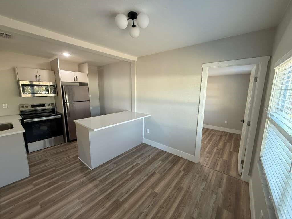 Image 4 of 11 For 8701 Willow Avenue