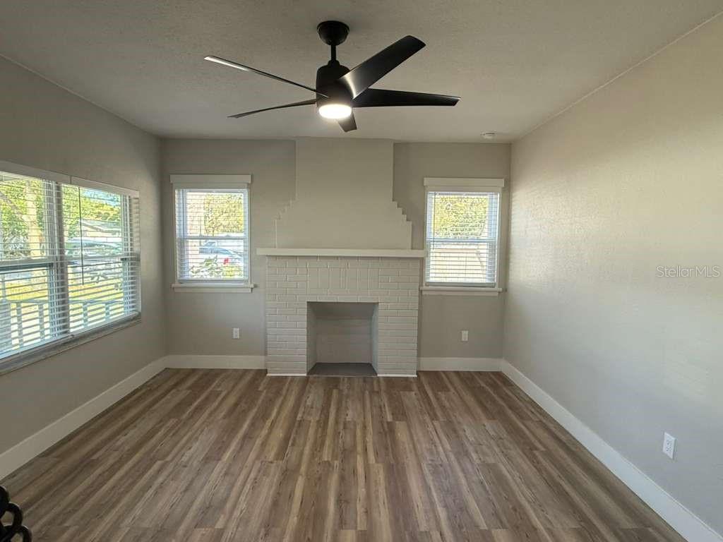 Image 5 of 11 For 8701 Willow Avenue