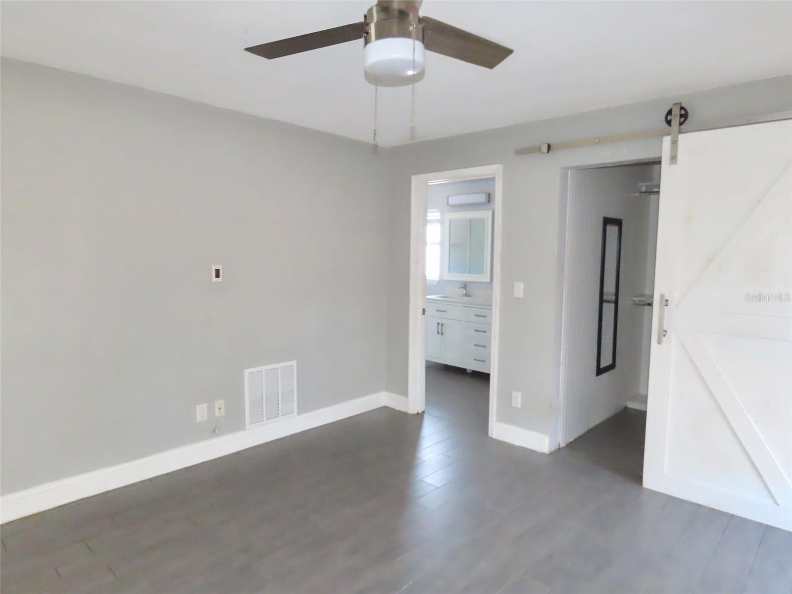 Image 12 of 33 For 1350 Cambridge Drive