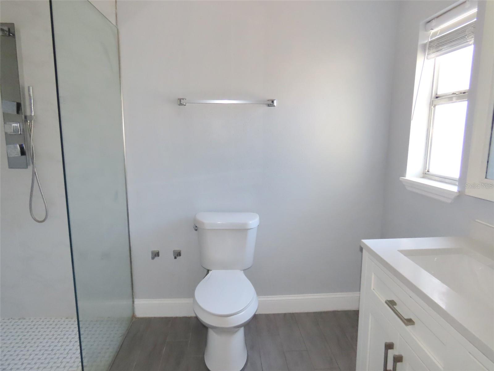 Image 13 of 33 For 1350 Cambridge Drive