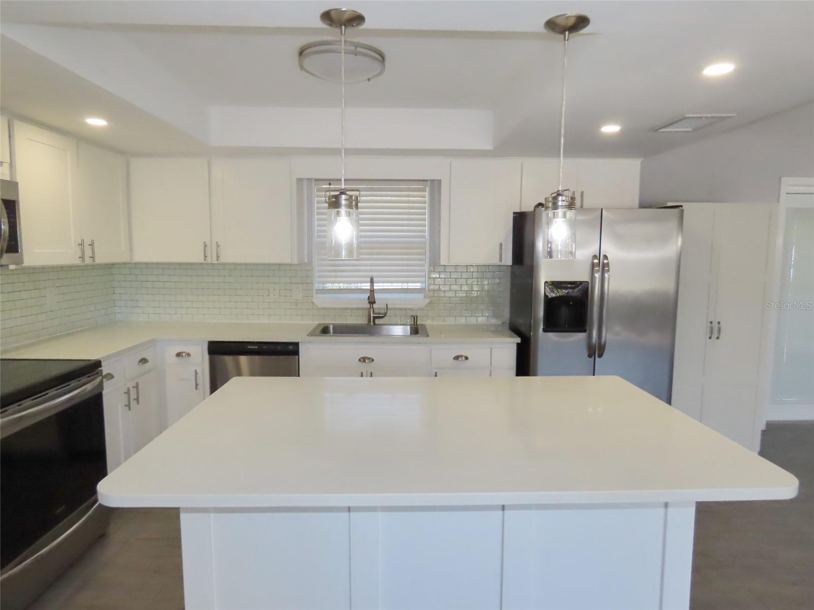 Image 17 of 33 For 1350 Cambridge Drive