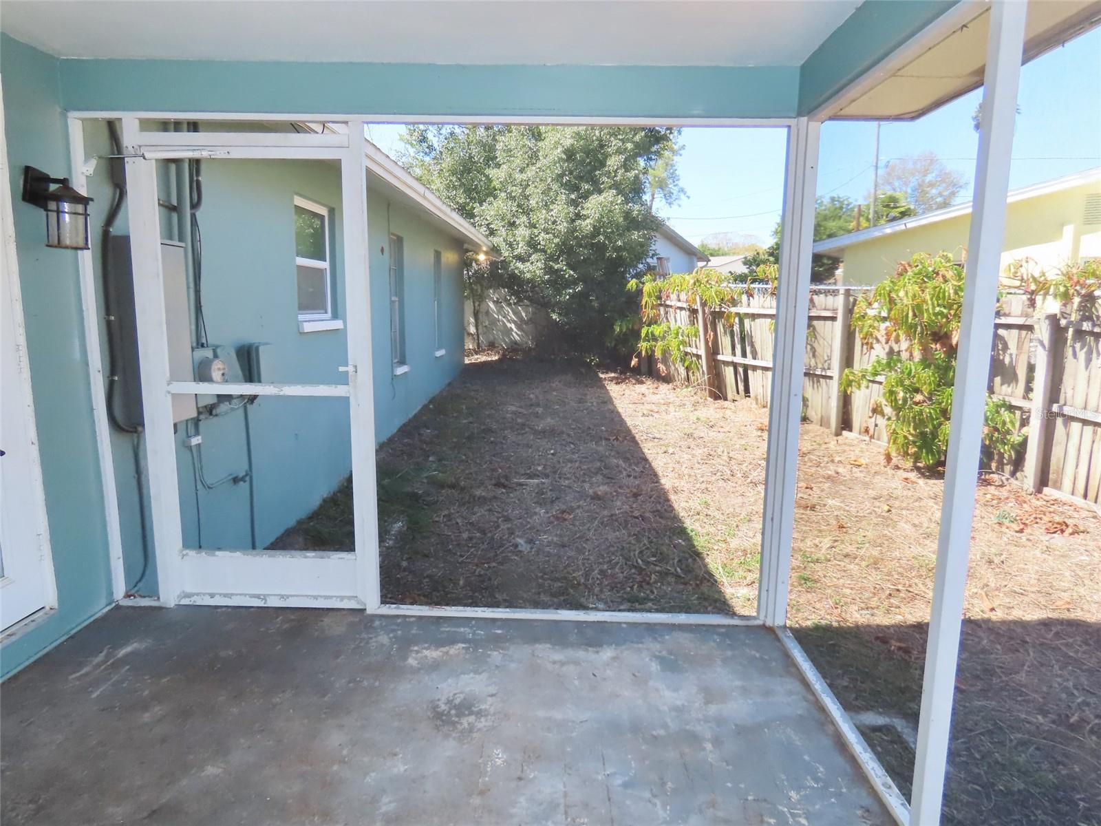 Image 25 of 33 For 1350 Cambridge Drive