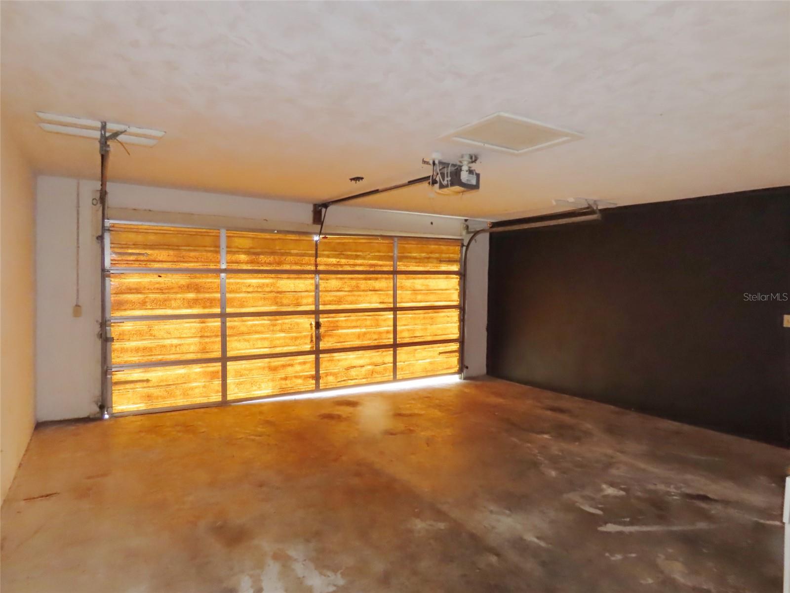 Image 29 of 33 For 1350 Cambridge Drive