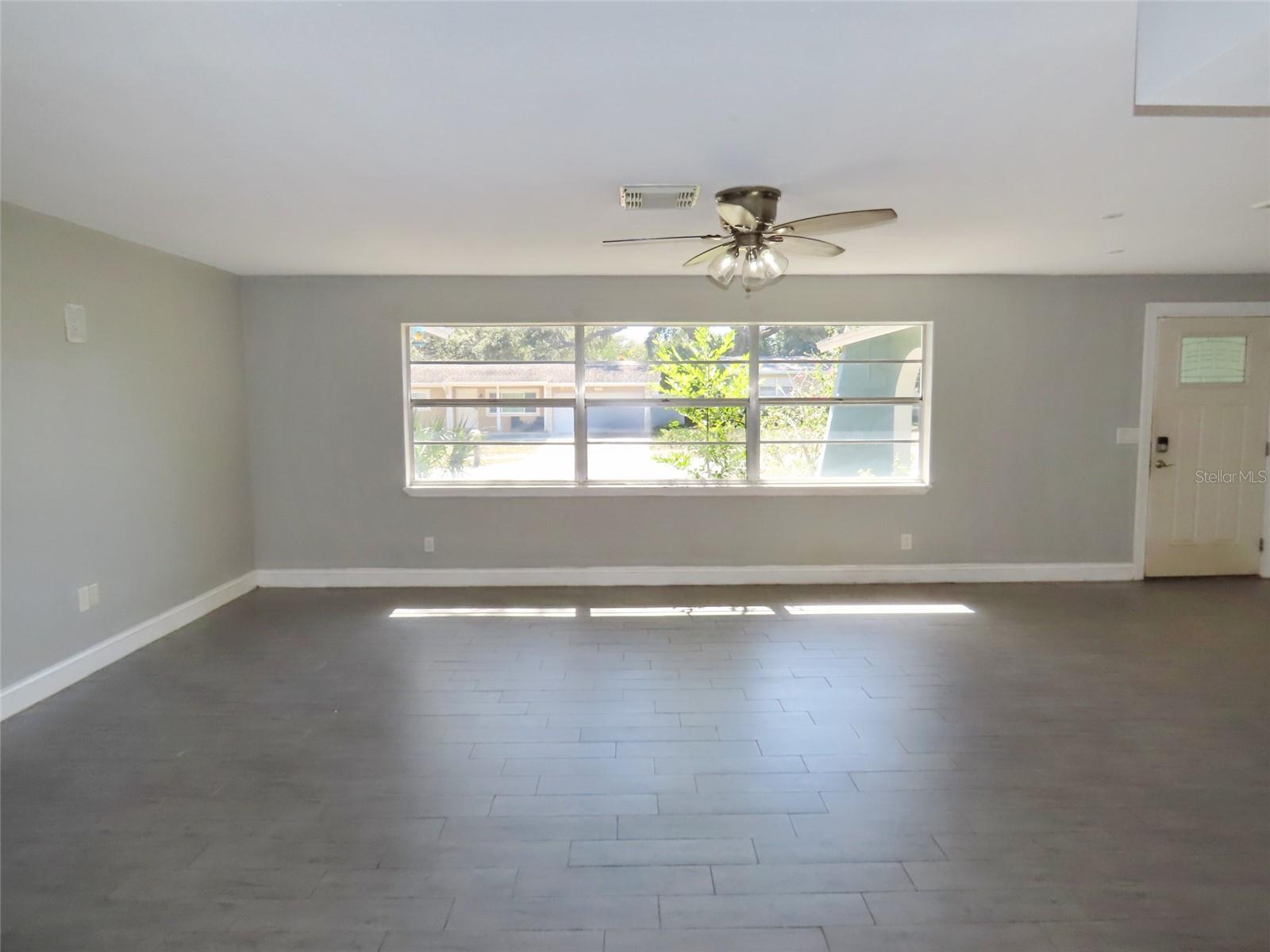 Image 3 of 33 For 1350 Cambridge Drive