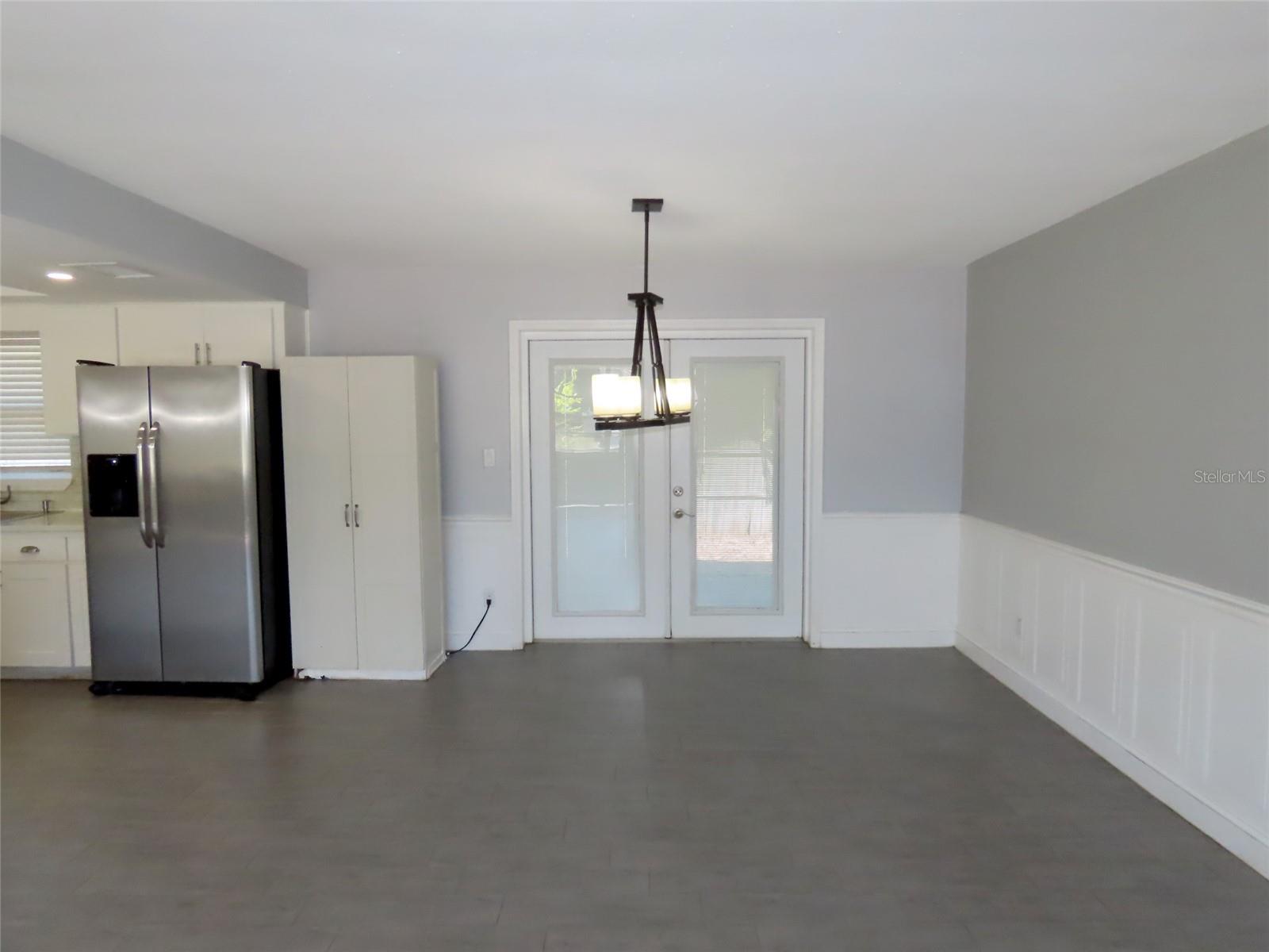 Image 7 of 33 For 1350 Cambridge Drive