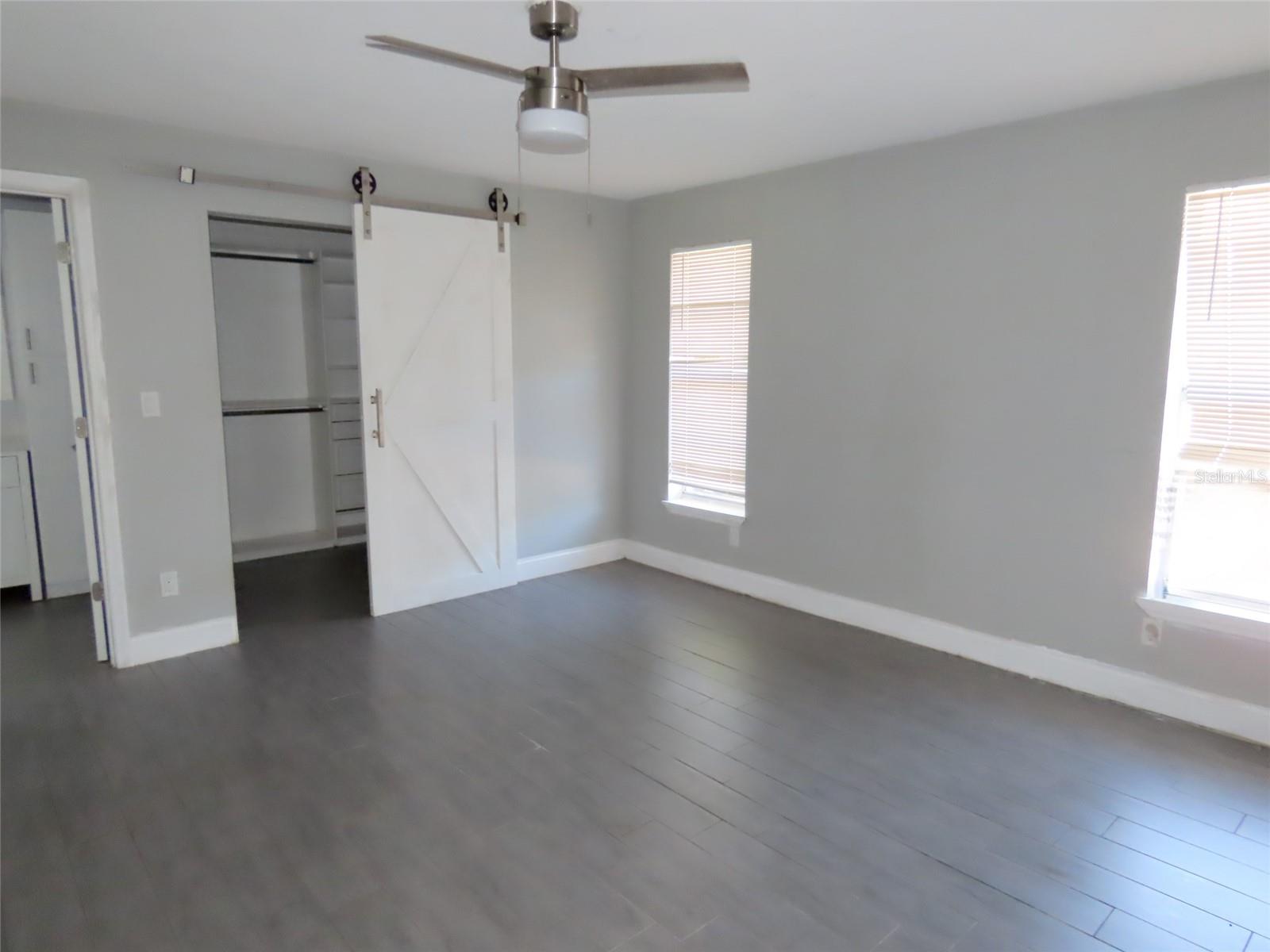 Image 9 of 33 For 1350 Cambridge Drive