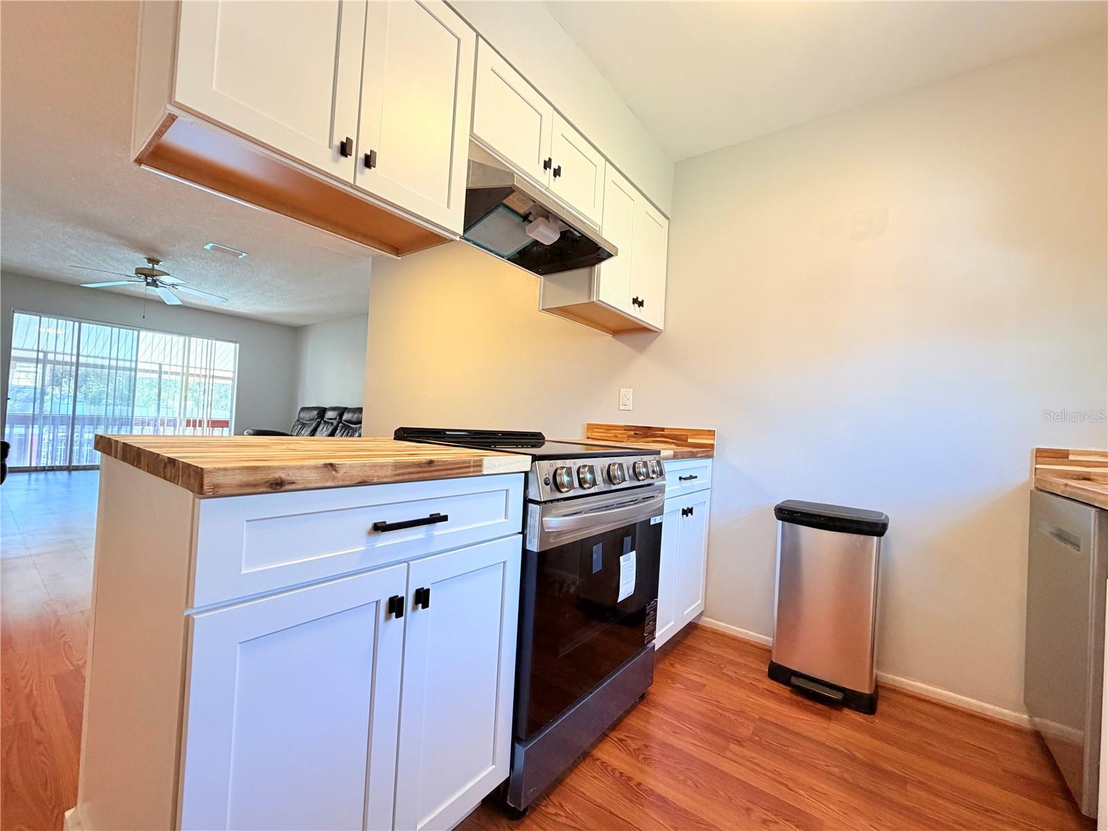 Image 10 of 39 For 1140 83rd Avenue N C