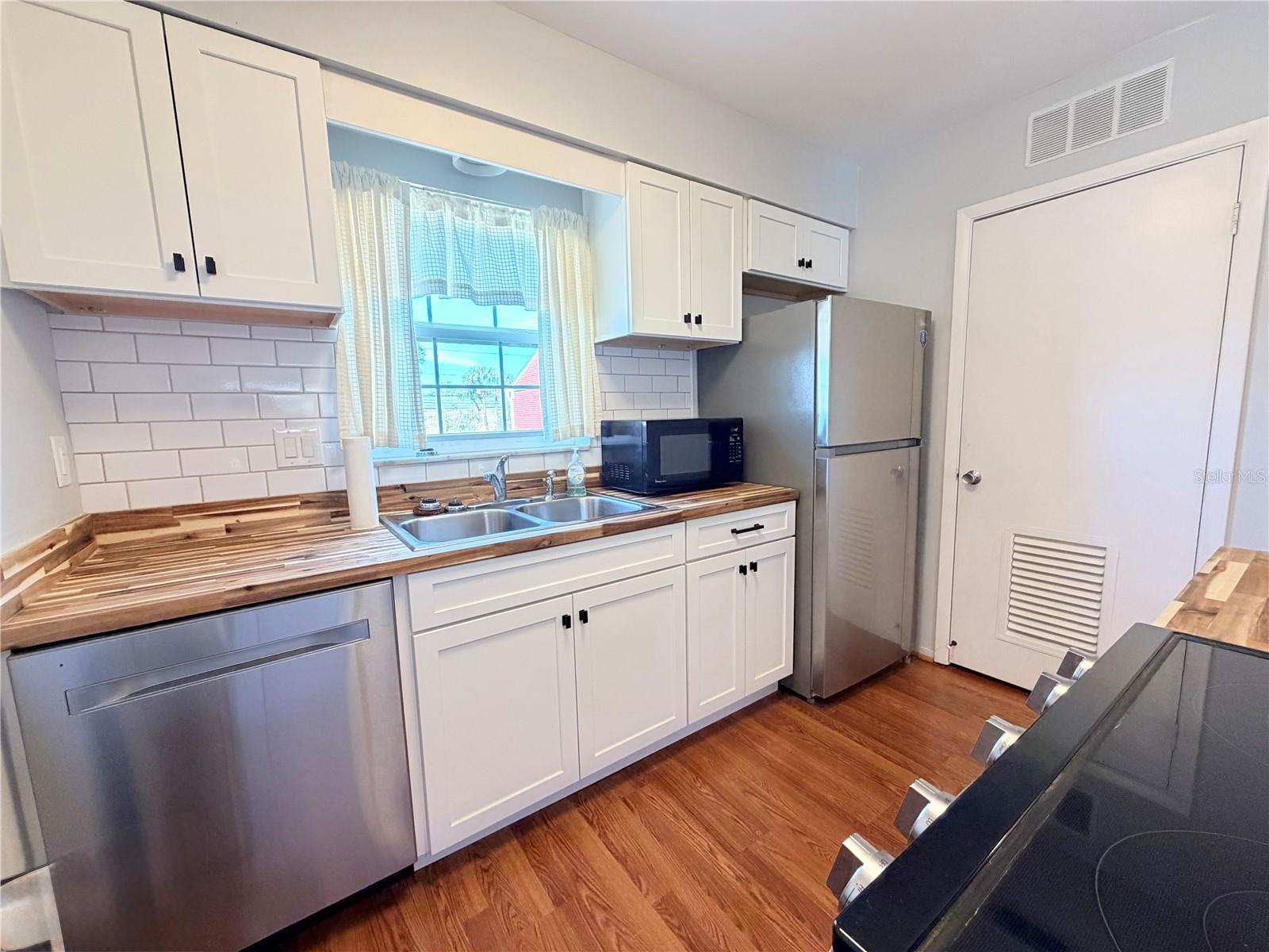 Image 12 of 39 For 1140 83rd Avenue N C