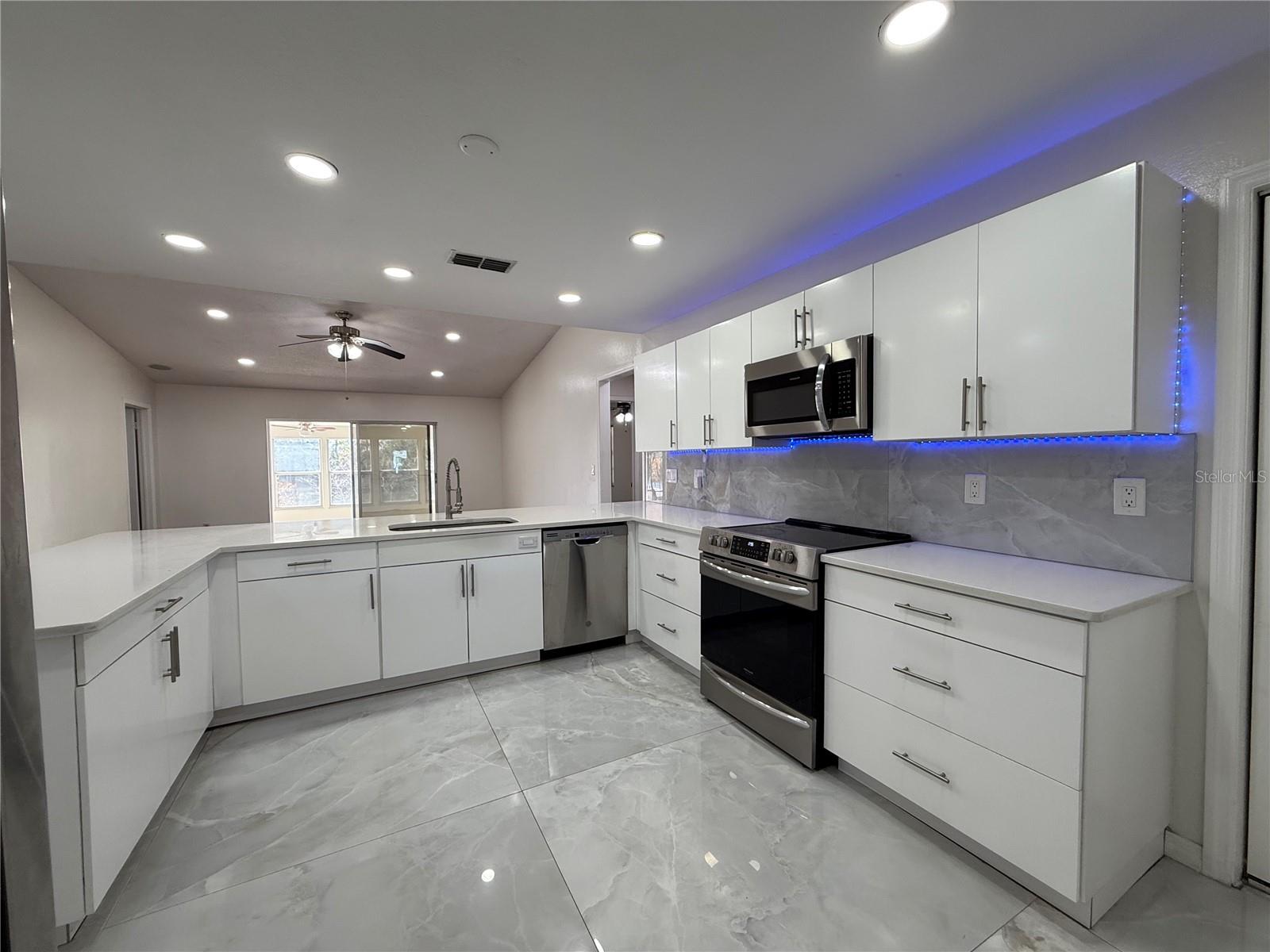 Image 11 of 41 For 14018 Citrus Pointe Drive