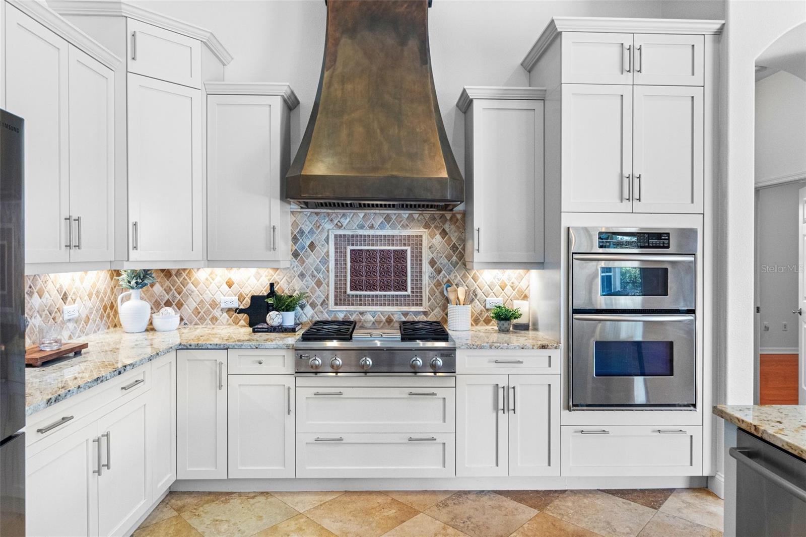 Listing photo id 10 for 17214 Broadoak Drive