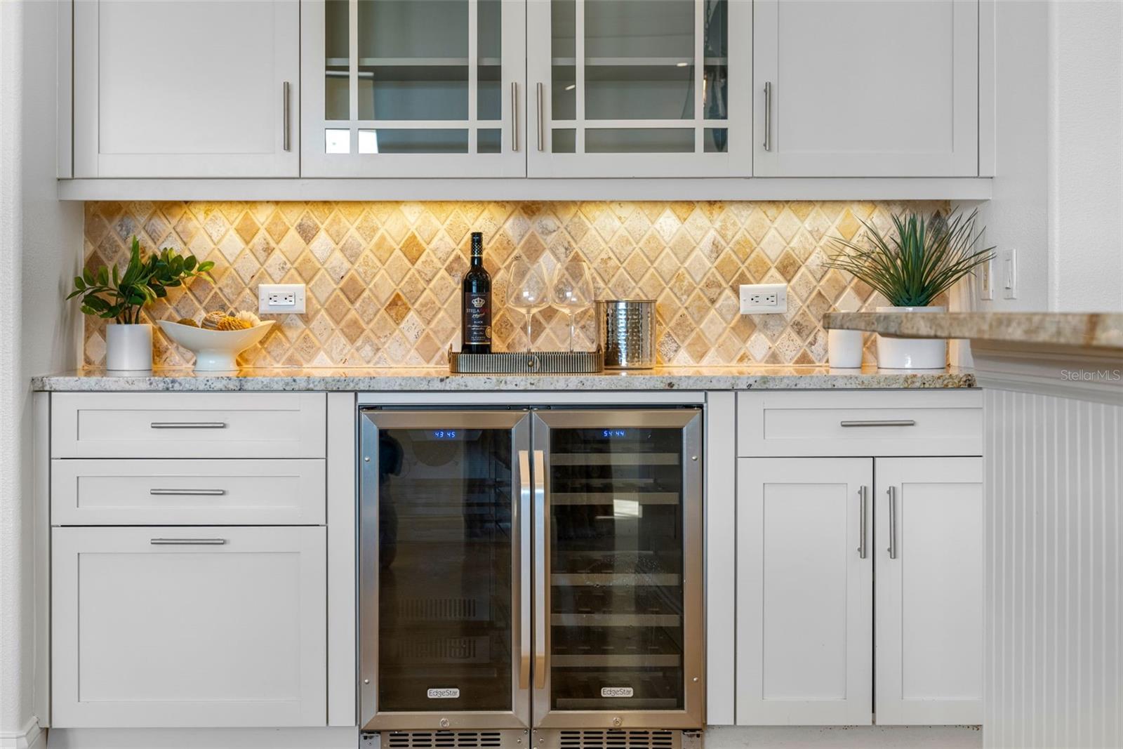 Listing photo id 11 for 17214 Broadoak Drive