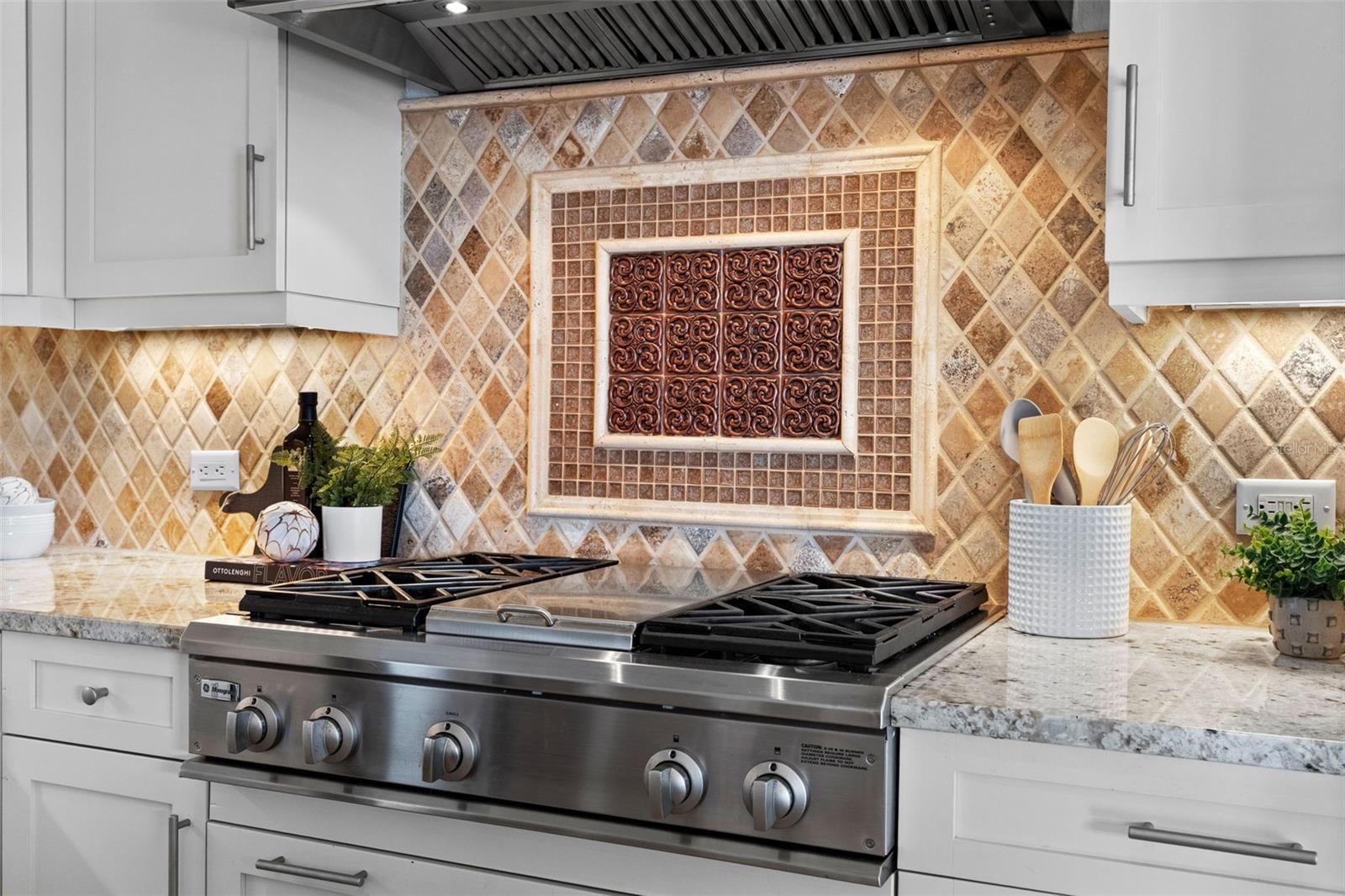 Listing photo id 12 for 17214 Broadoak Drive