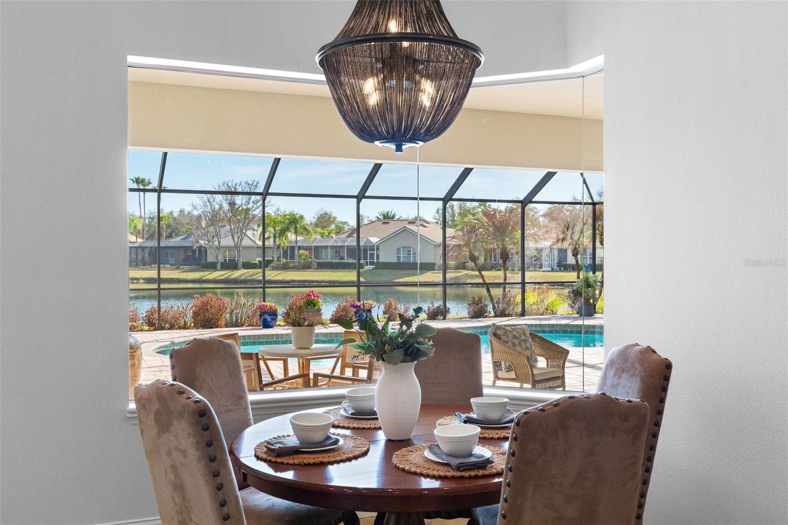 Listing photo id 14 for 17214 Broadoak Drive