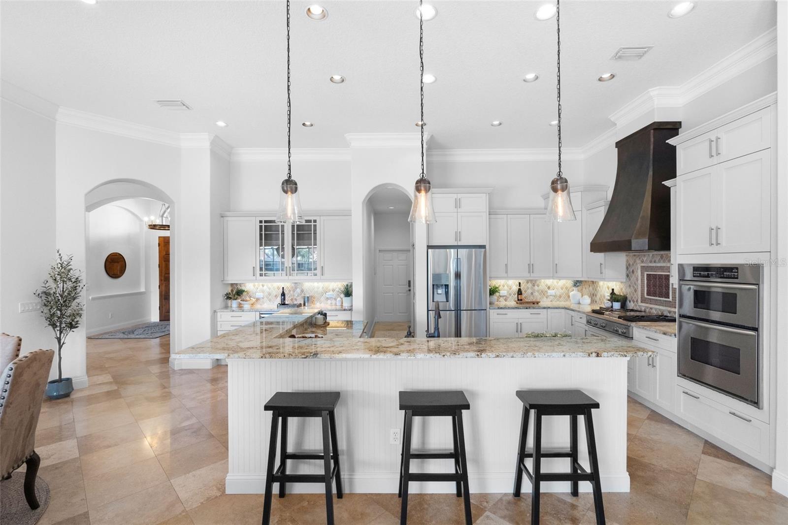 Listing photo id 0 for 17214 Broadoak Drive