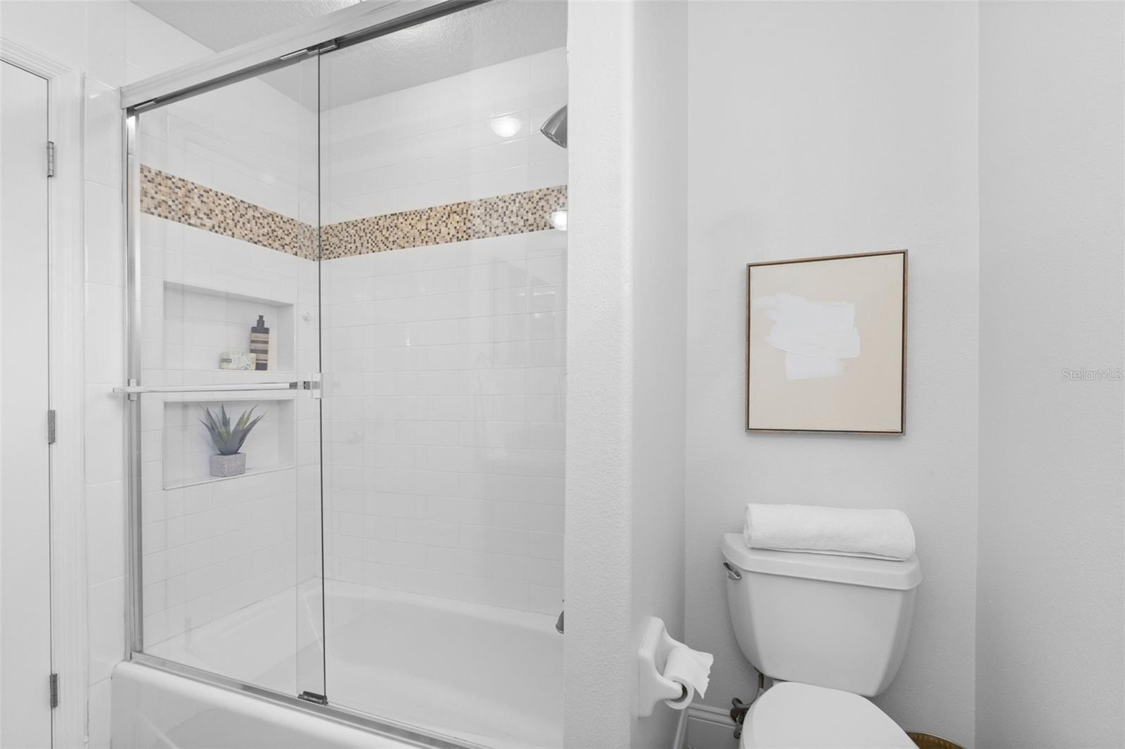 Listing photo id 29 for 17214 Broadoak Drive