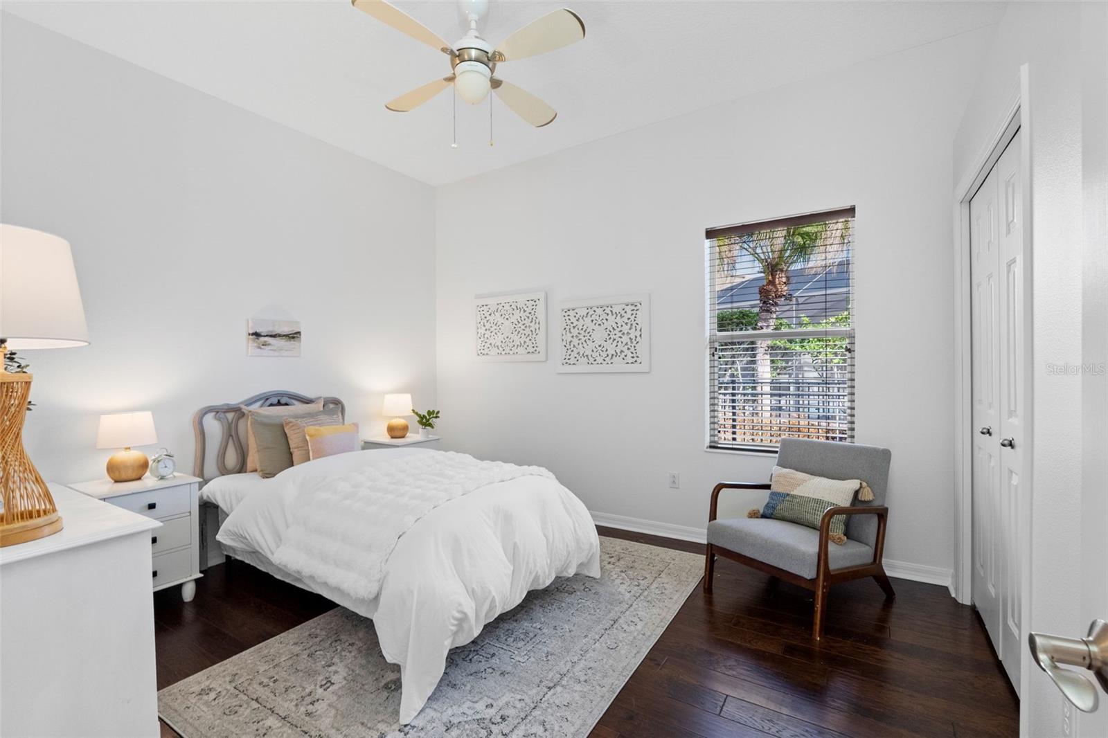 Listing photo id 33 for 17214 Broadoak Drive