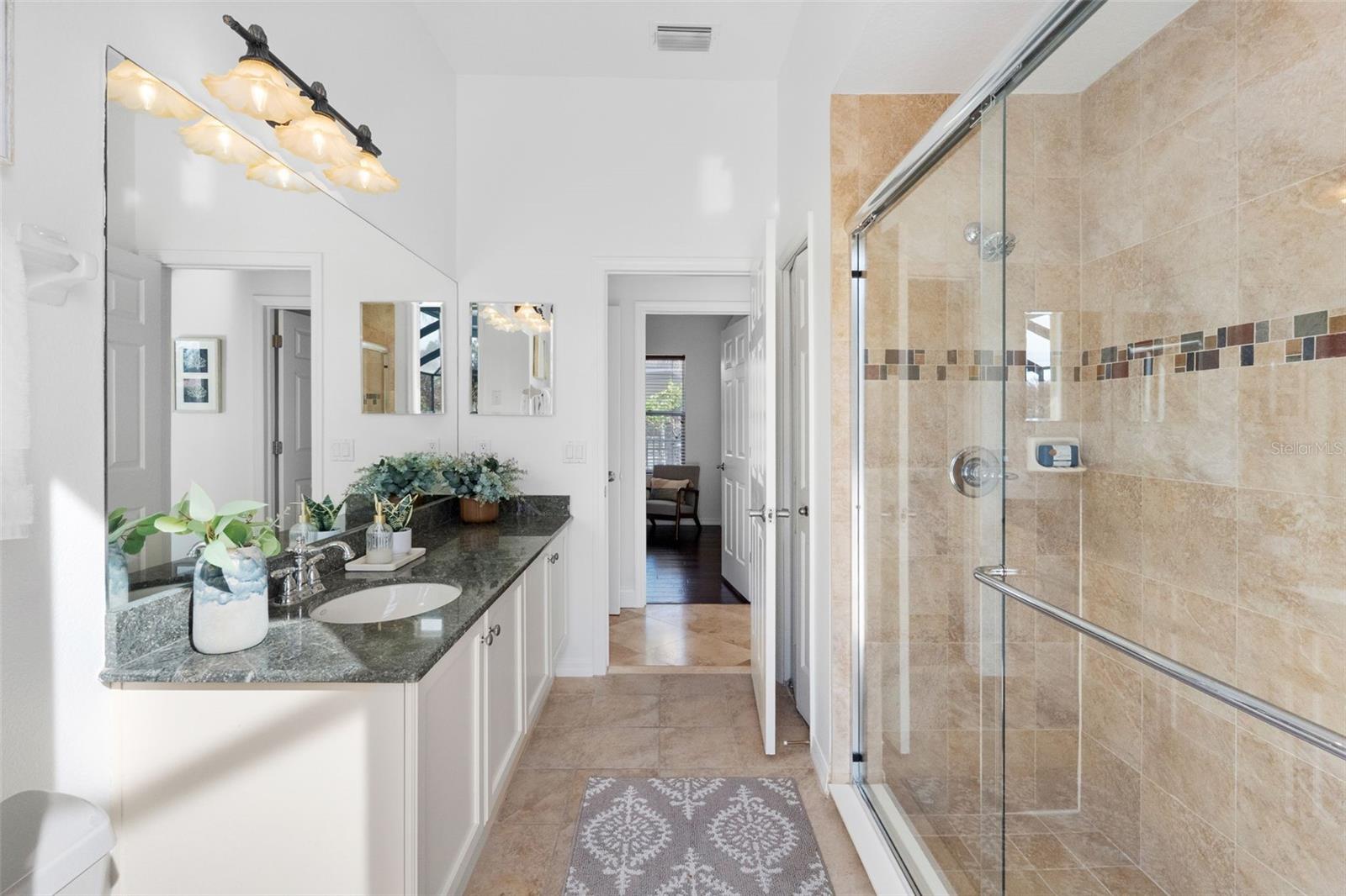 Listing photo id 35 for 17214 Broadoak Drive