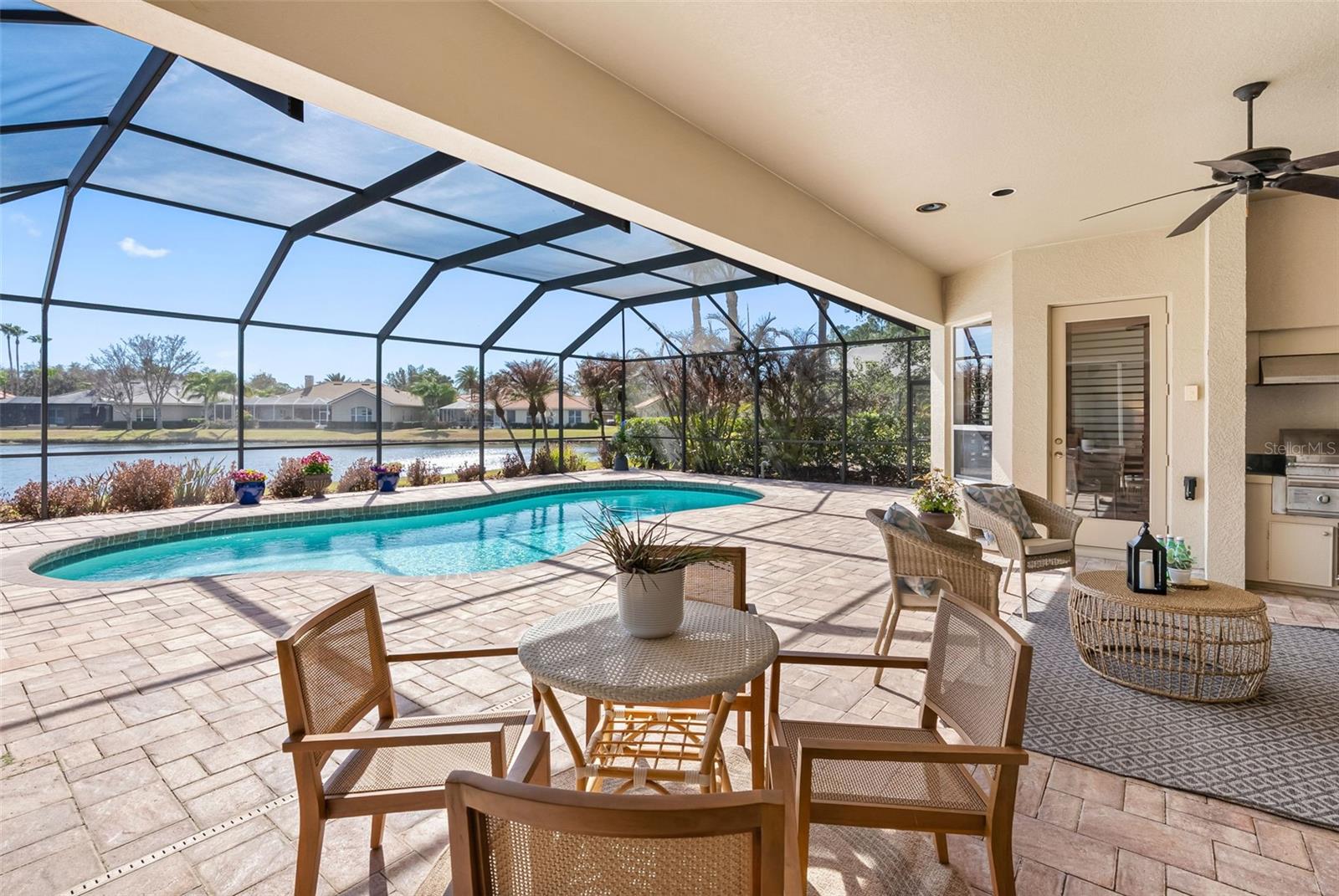 Listing photo id 37 for 17214 Broadoak Drive