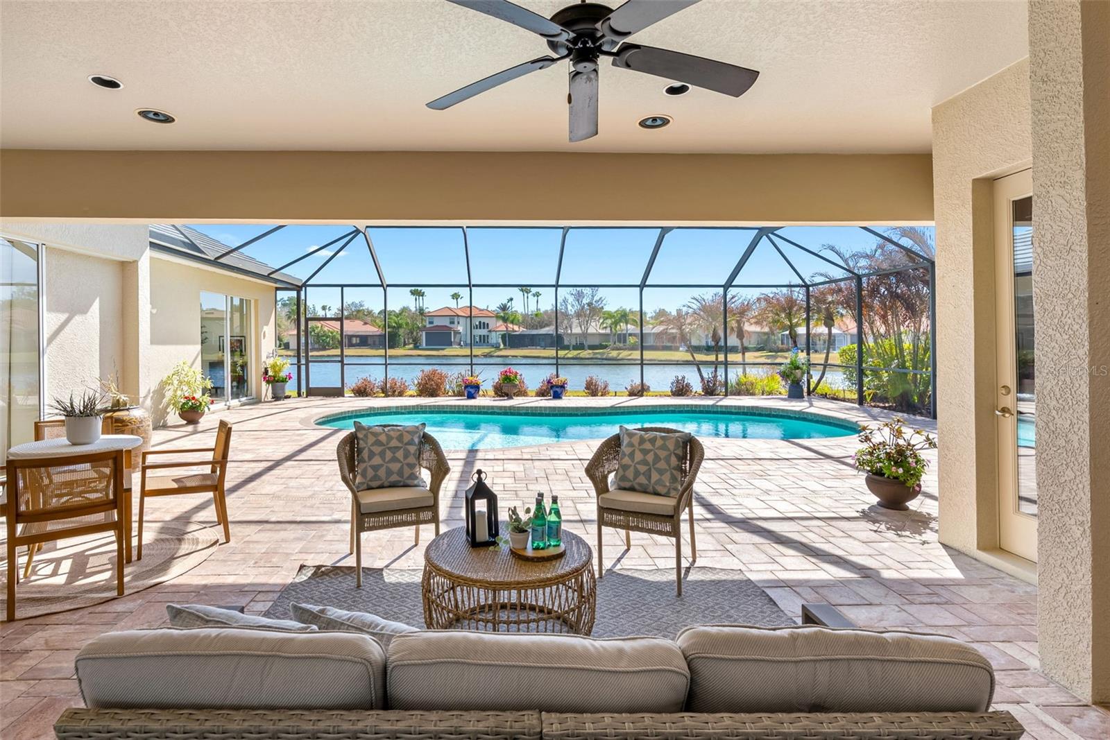 Listing photo id 41 for 17214 Broadoak Drive