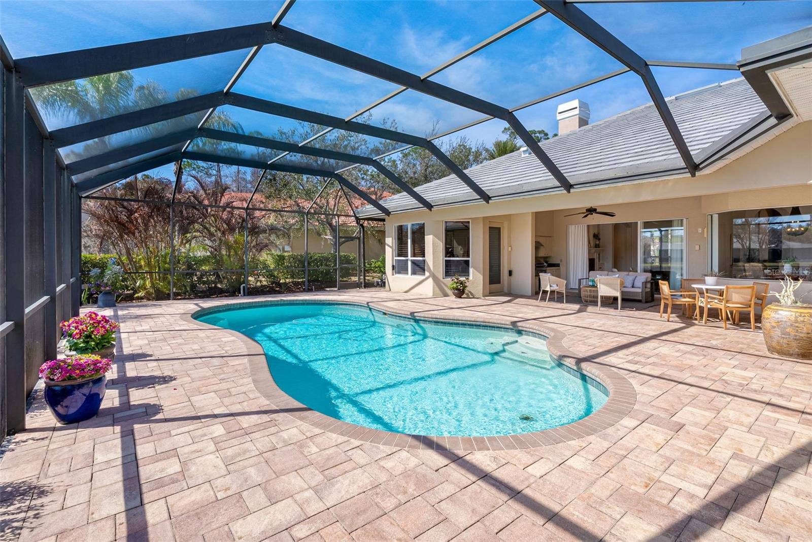 Listing photo id 43 for 17214 Broadoak Drive