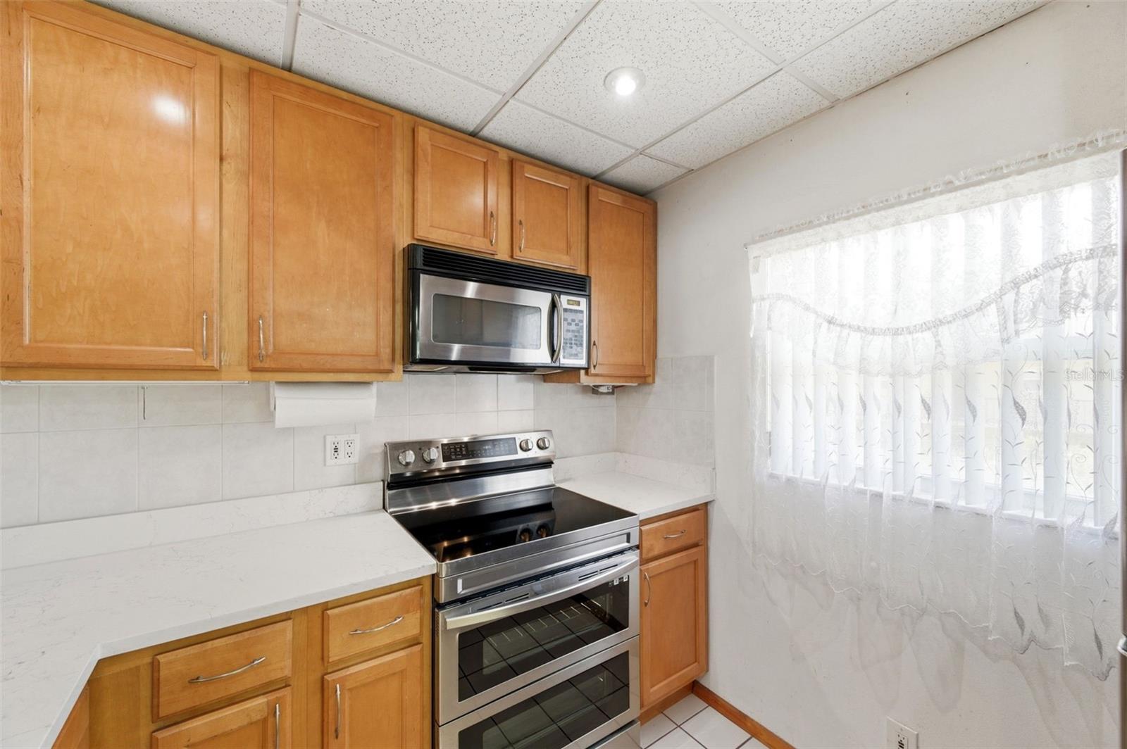 Image 13 of 24 For 11485 Oakhurst Road 200-208