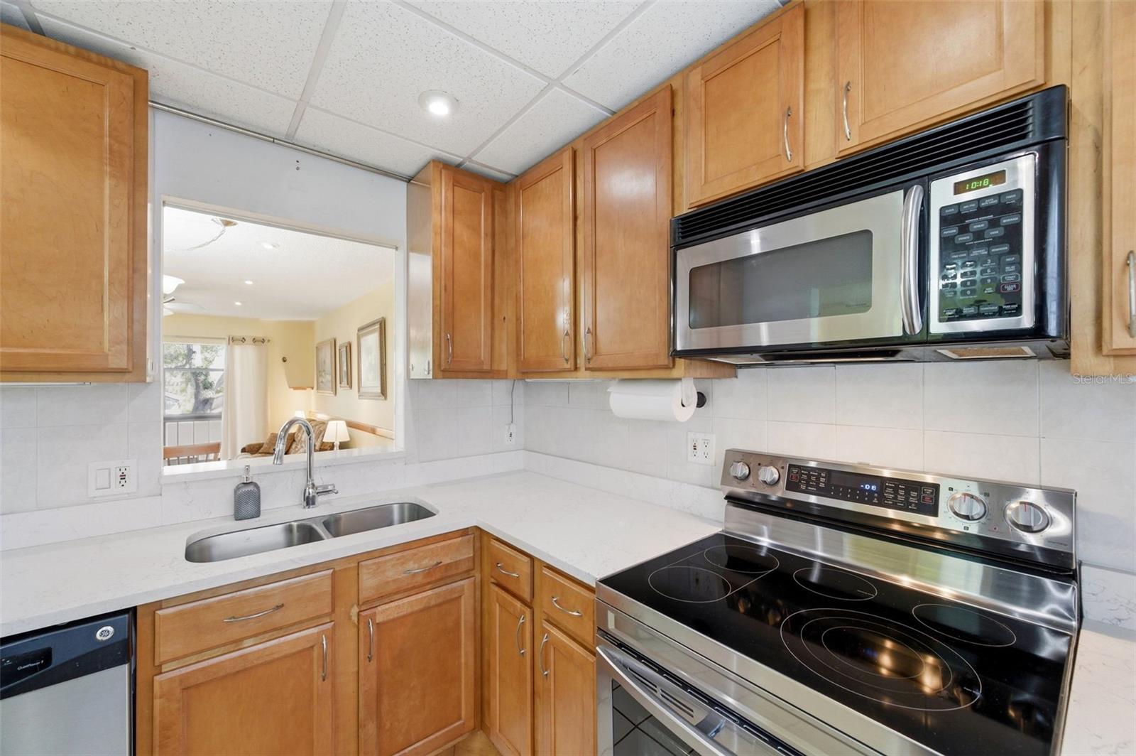 Image 14 of 24 For 11485 Oakhurst Road 200-208