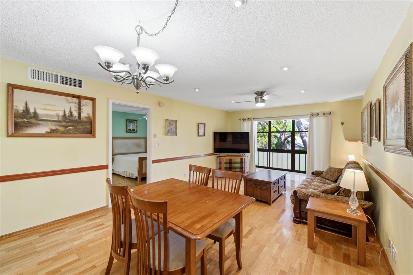 Image 3 of 24 For 11485 Oakhurst Road 200-208