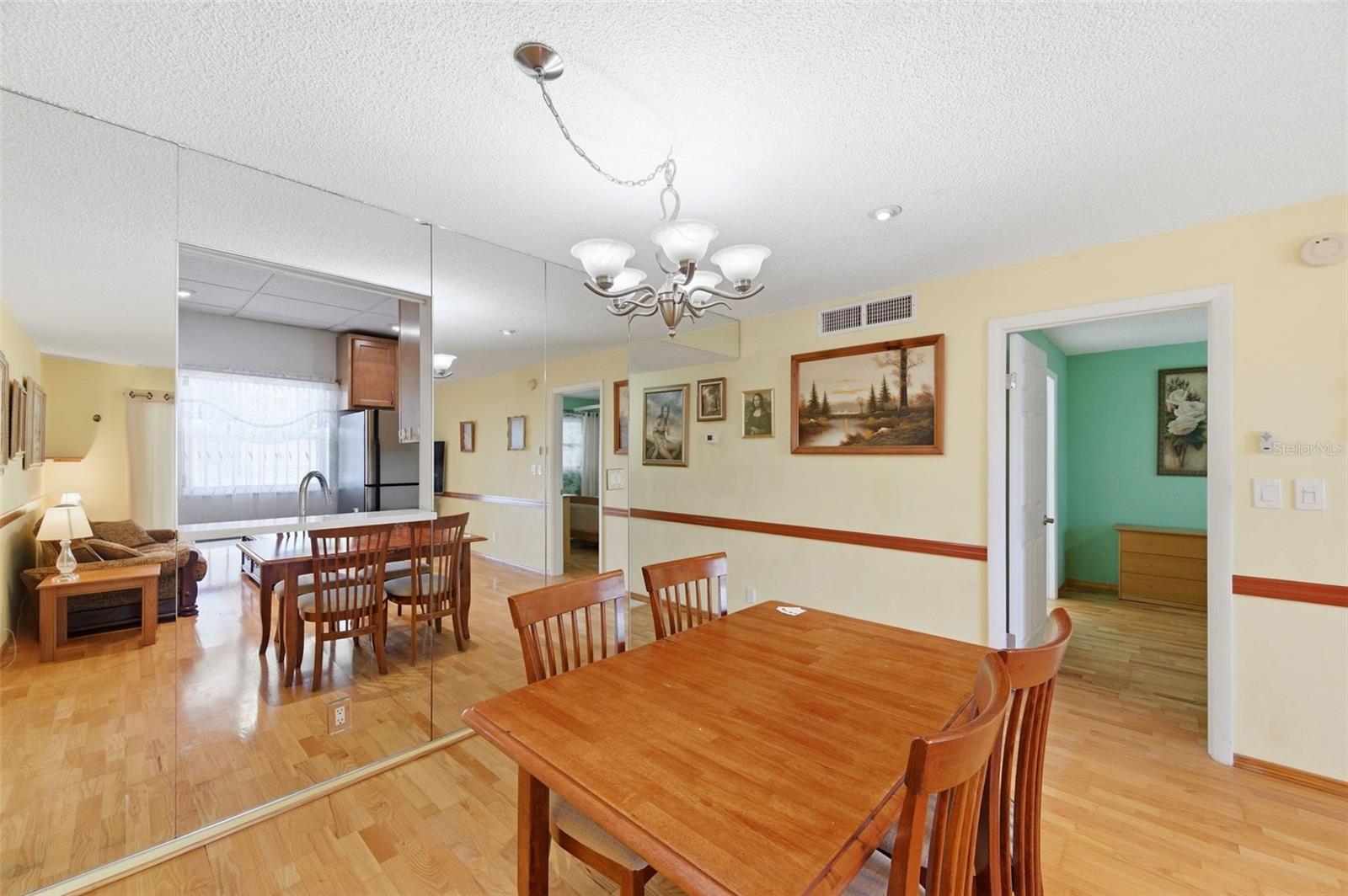 Image 6 of 24 For 11485 Oakhurst Road 200-208