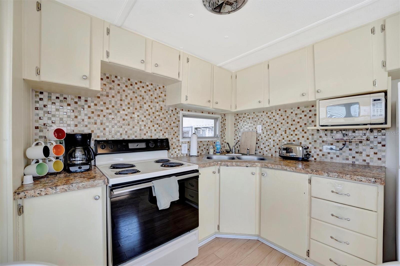 Image 13 of 26 For 264 Port Royal Lane