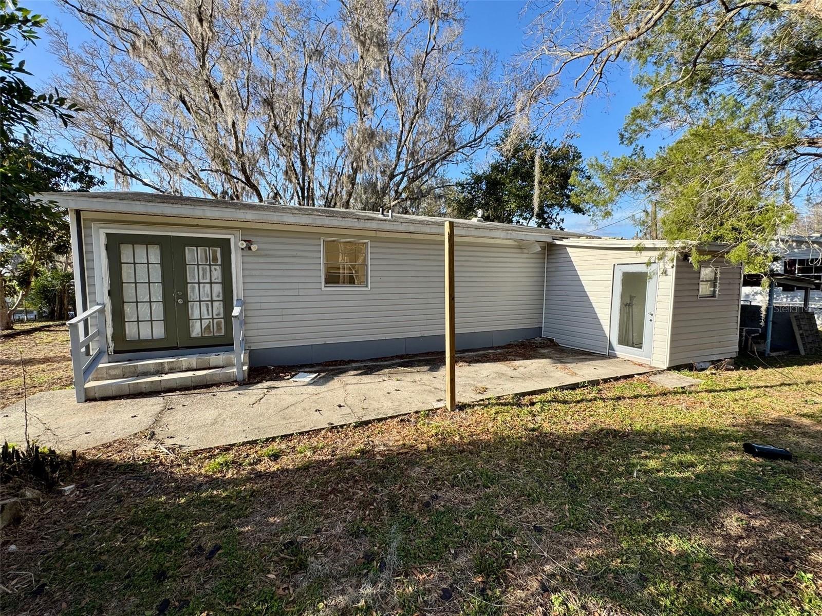 Image 5 of 17 For 7700 Vine Street