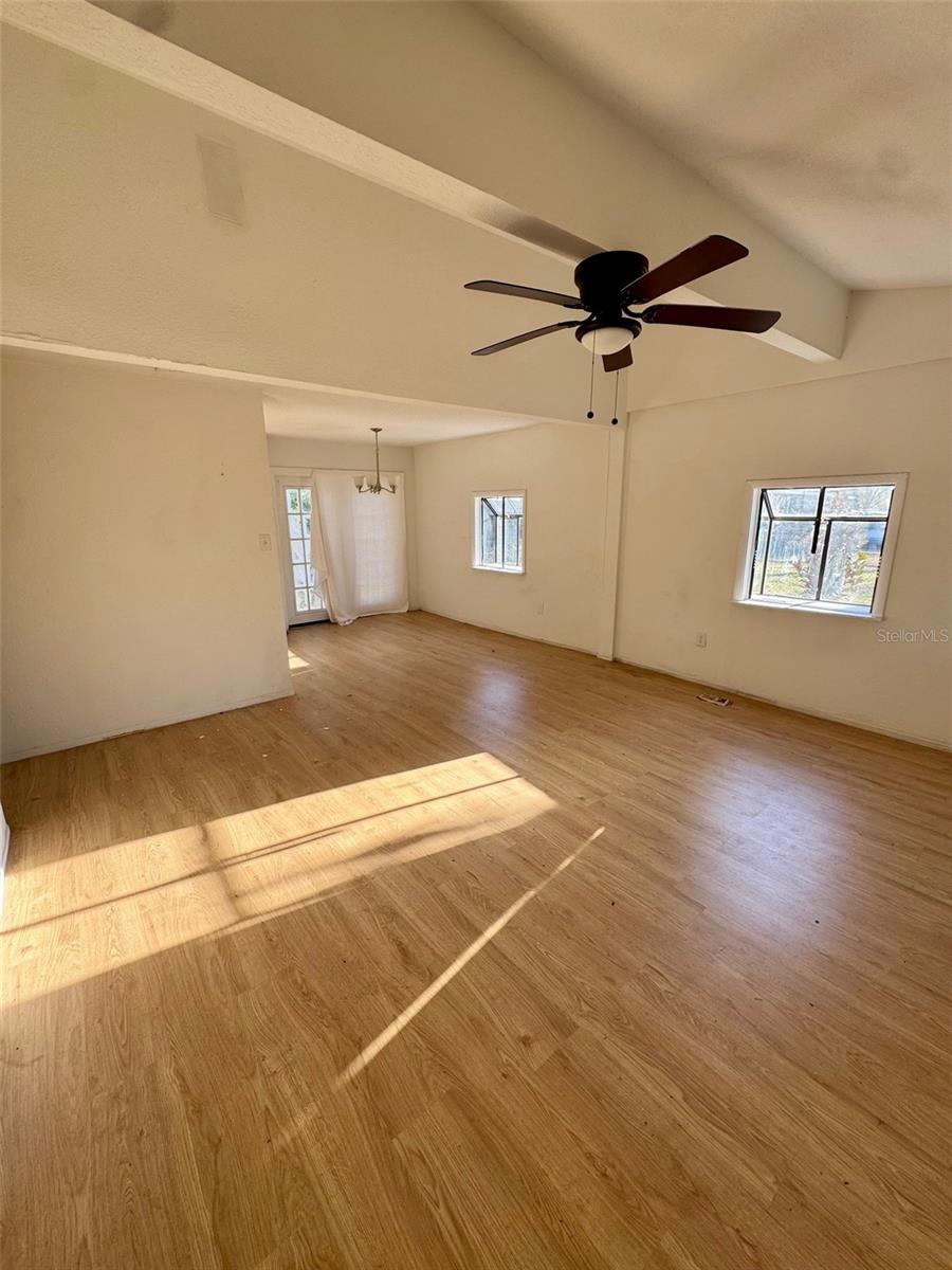 Image 7 of 17 For 7700 Vine Street