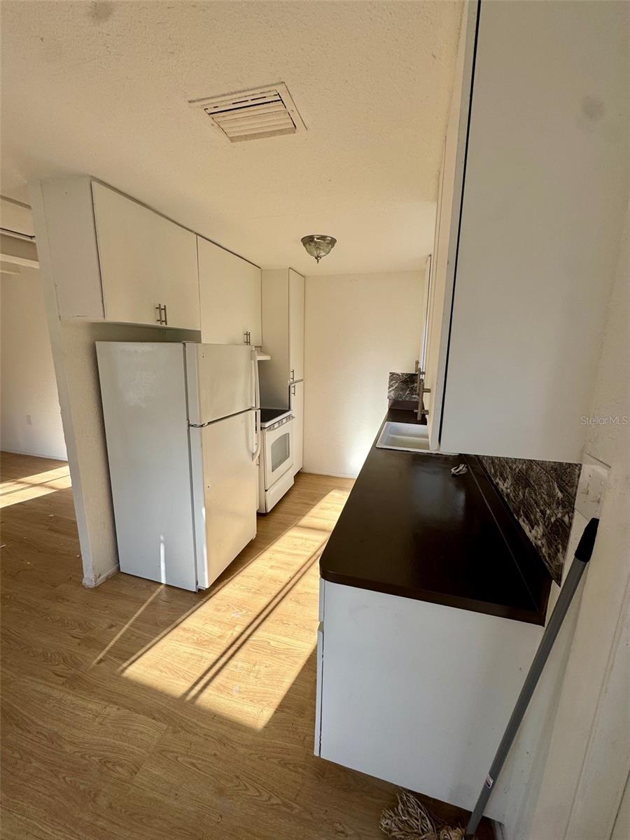 Image 8 of 17 For 7700 Vine Street