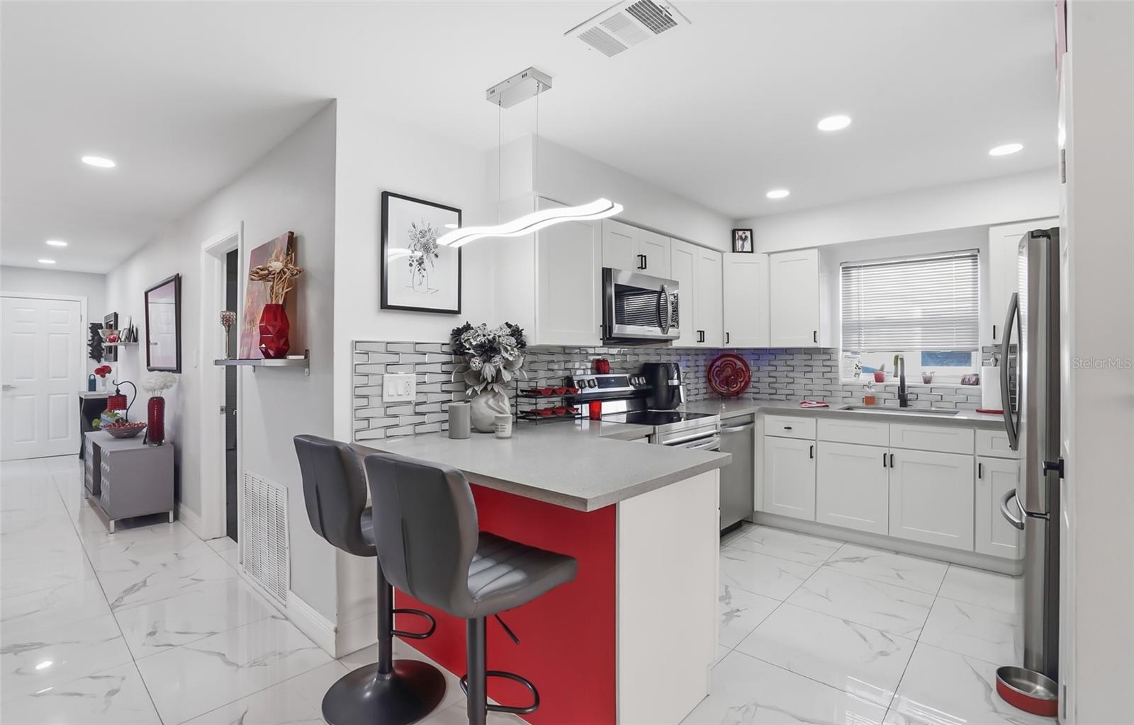 Image 12 of 36 For 5718 18th Avenue N