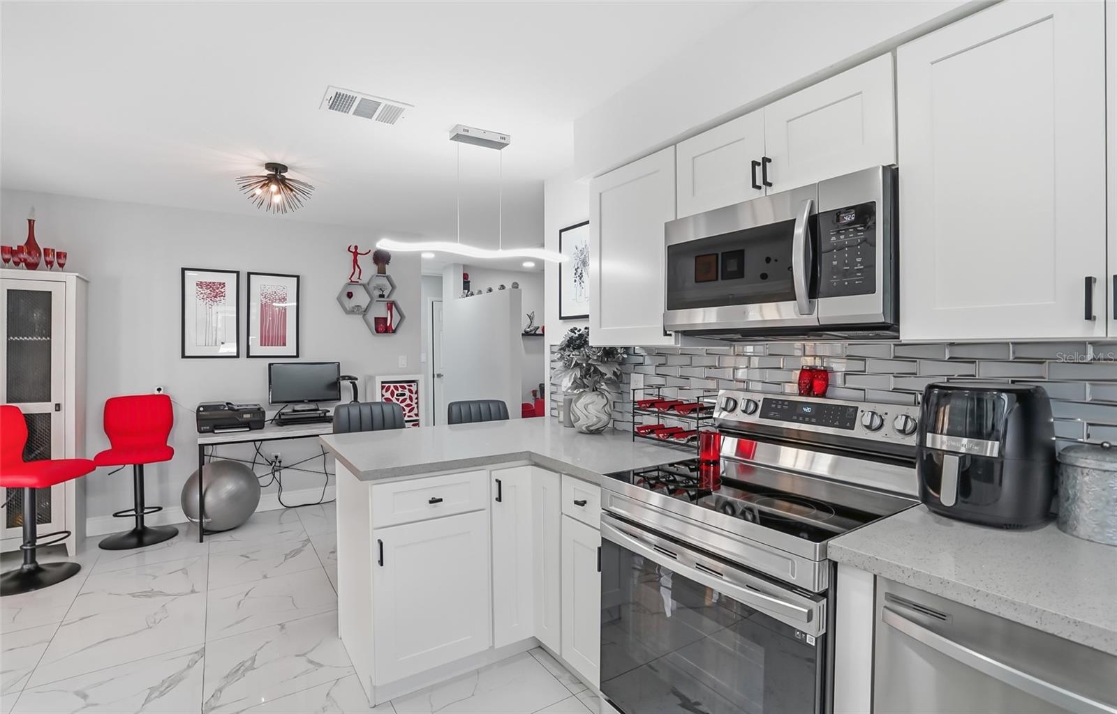 Image 17 of 36 For 5718 18th Avenue N