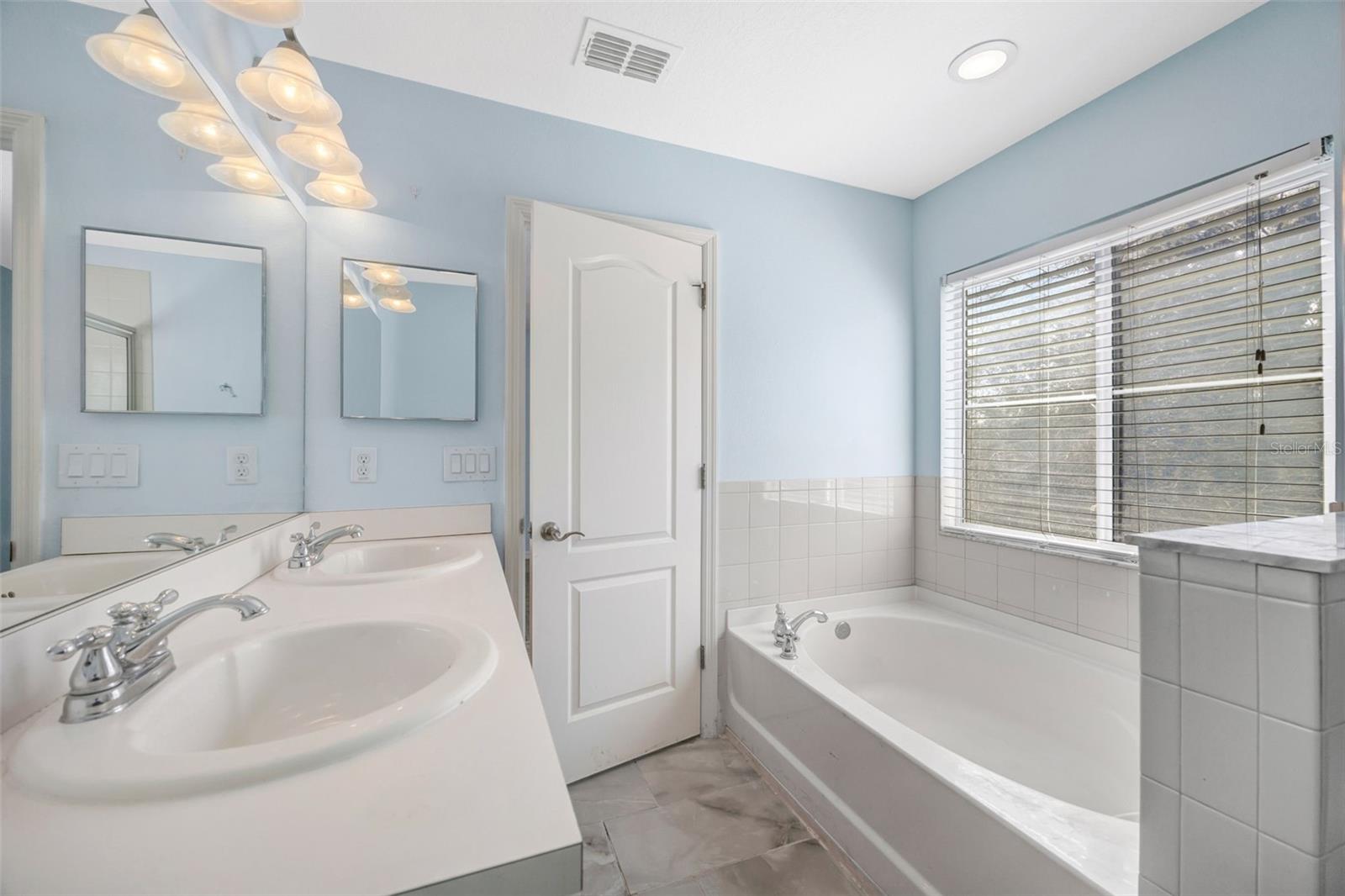 Image 15 of 28 For 3152 Royal Tuscan Lane