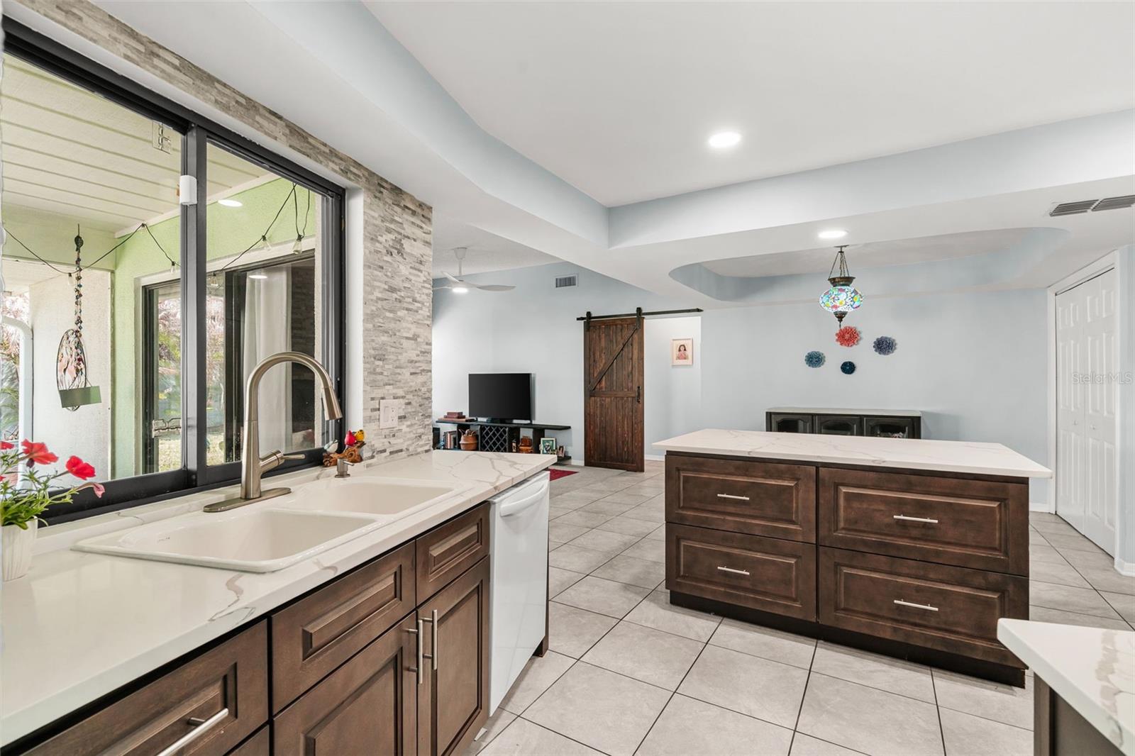 Image 17 of 43 For 2715 Berryknoll Place