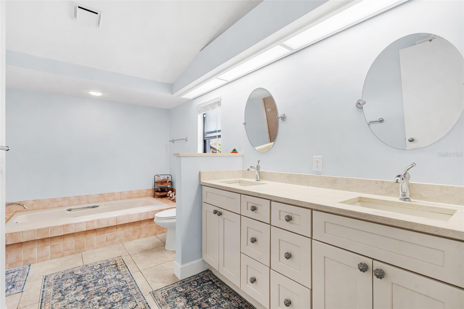 Image 23 of 43 For 2715 Berryknoll Place