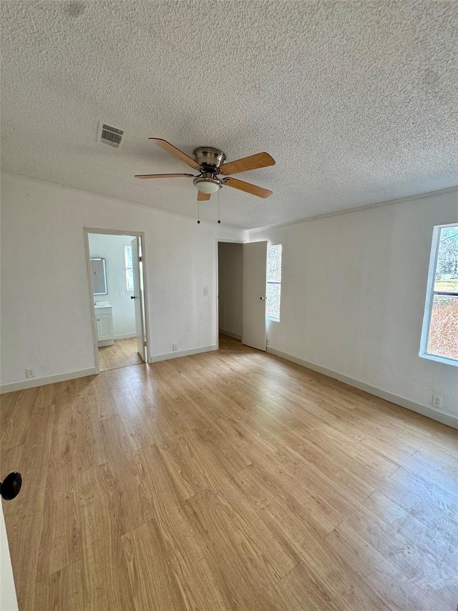 Image 13 of 18 For 26931 Deacon Loop