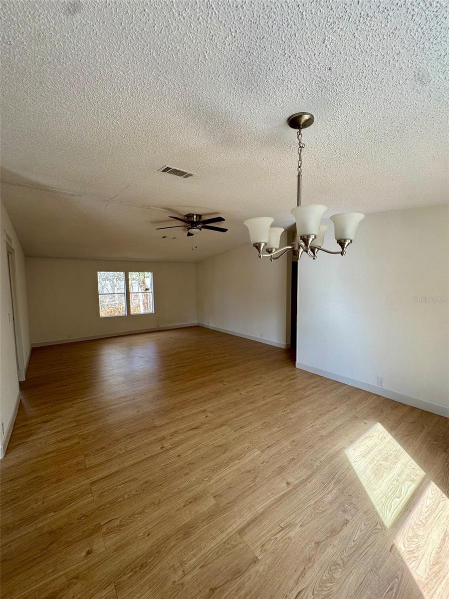 Image 8 of 18 For 26931 Deacon Loop