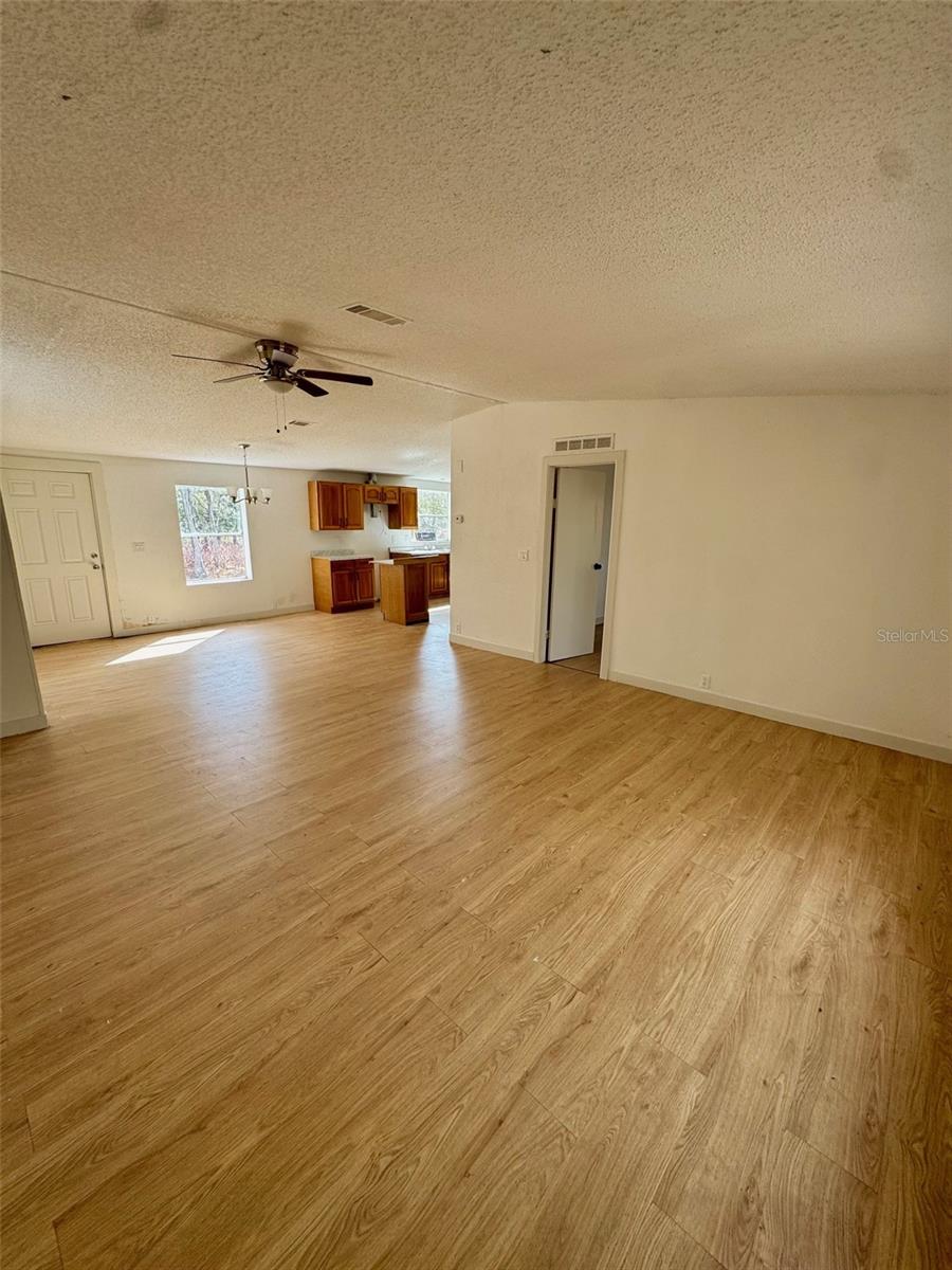 Image 9 of 18 For 26931 Deacon Loop