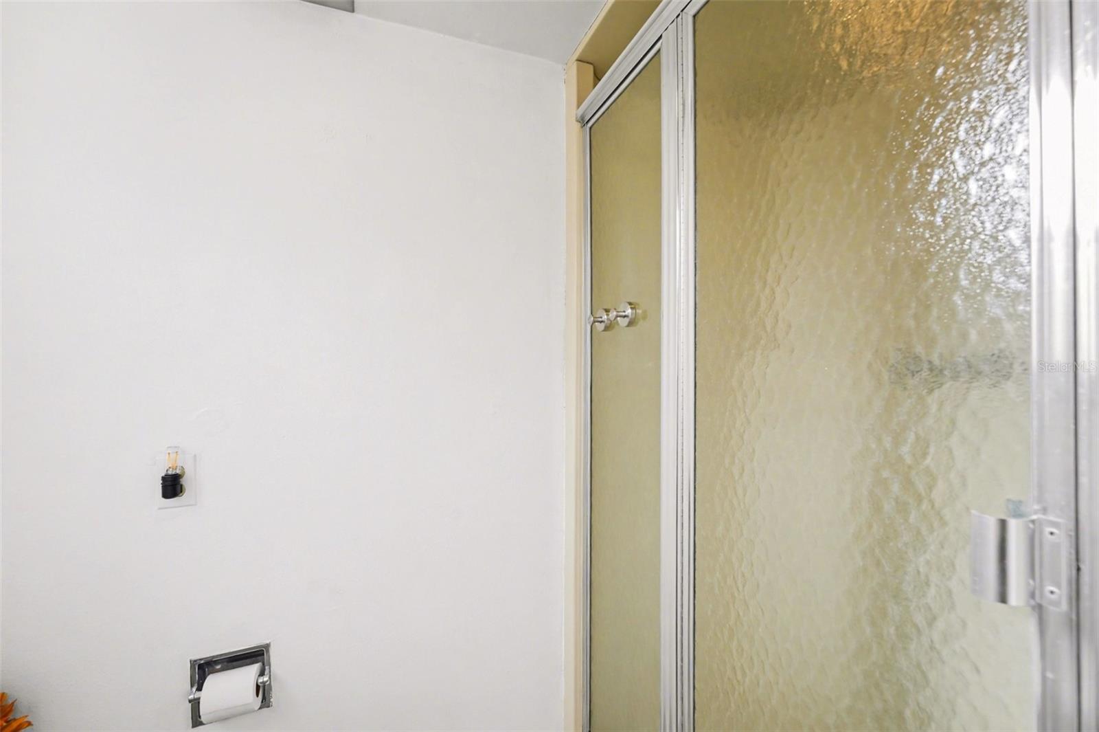 Image 24 of 30 For 4561 Great Lakes Drive S