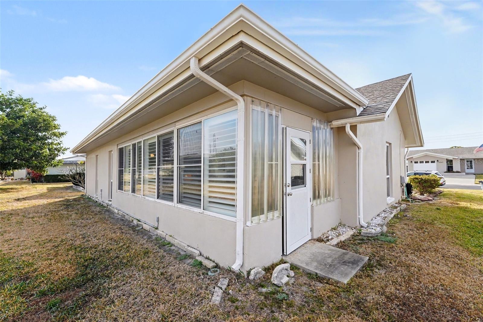 Image 28 of 30 For 4561 Great Lakes Drive S