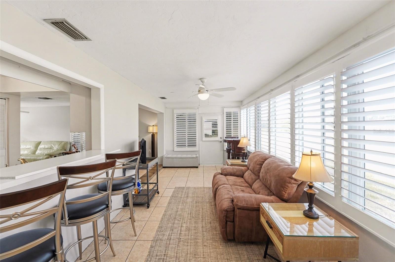 Image 7 of 30 For 4561 Great Lakes Drive S