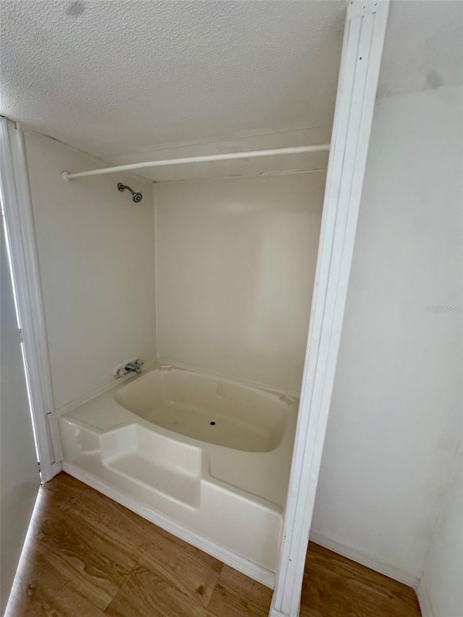 Listing photo id 10 for 6240 Woodsman Drive