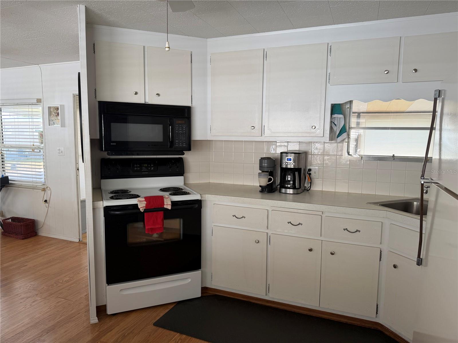 Image 21 of 32 For 1040 Main Street 91